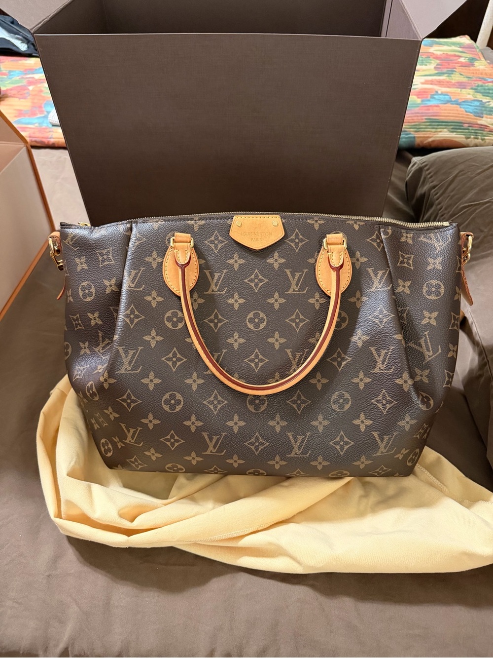 2017 Louis Vuitton Turenne GM with box and dust bag